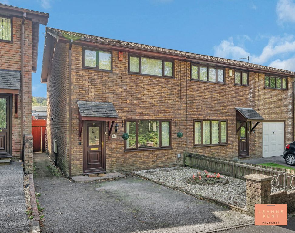 Property photo 1 of 28