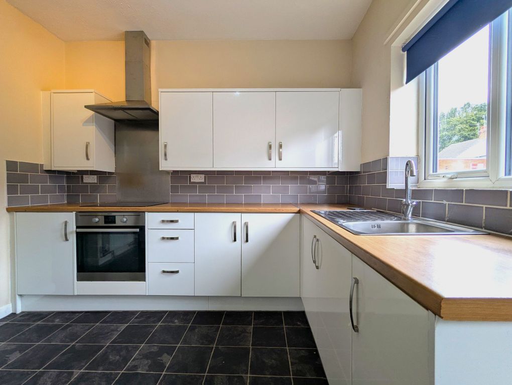 Property photo 2 of 12 Photograph 3