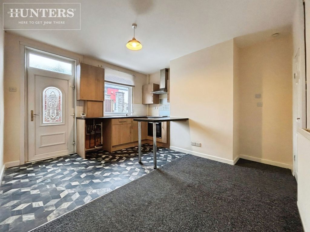 Property photo 3 of 11 Pbox-Img.Jpg