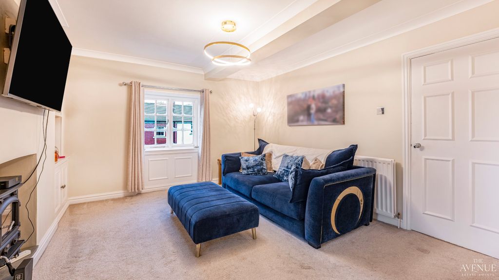 Property photo 3 of 20 4870366