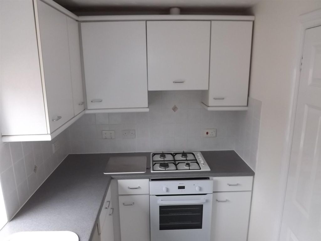 Property photo 2 of 7 Kitchen