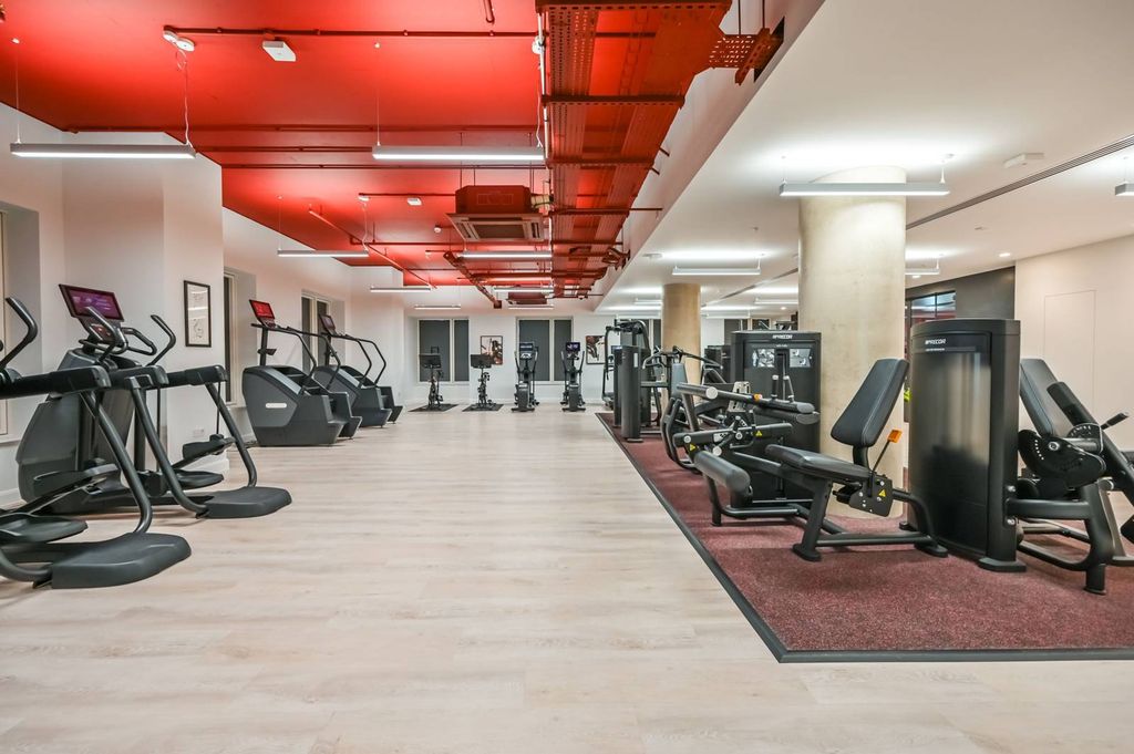 Property photo 3 of 27