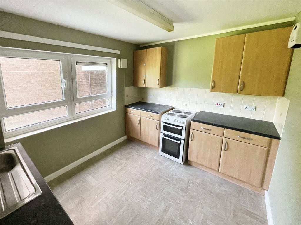 Property photo 2 of 8 Kitchen