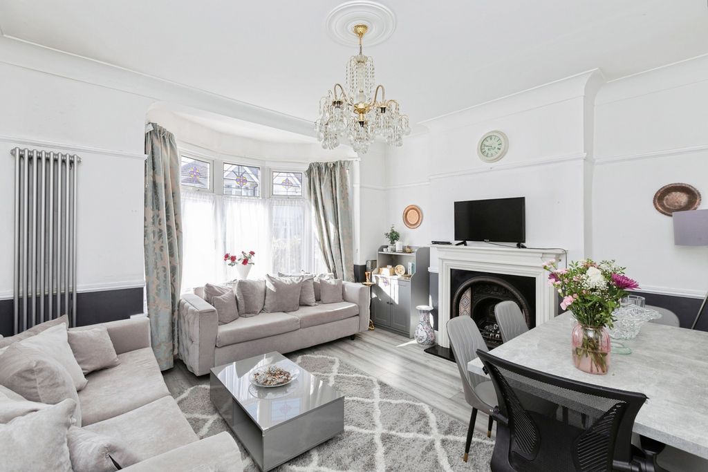 Property photo 3 of 24 Pbox-Img.Jpg
