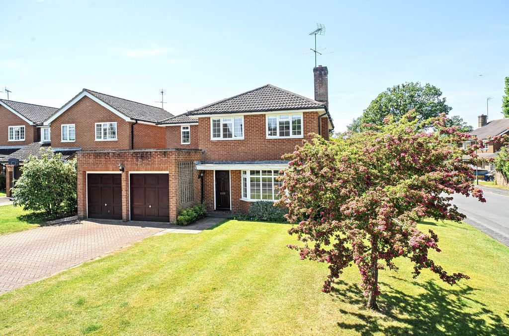 Property photo 1 of 32 1464202-1-6A103B9...