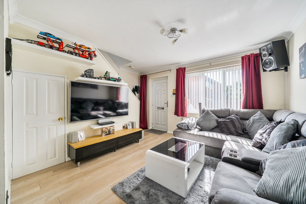 Property photo 3 of 14 15024163