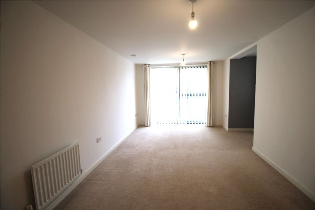 Property photo 3 of 9 Lounge/Dining Area