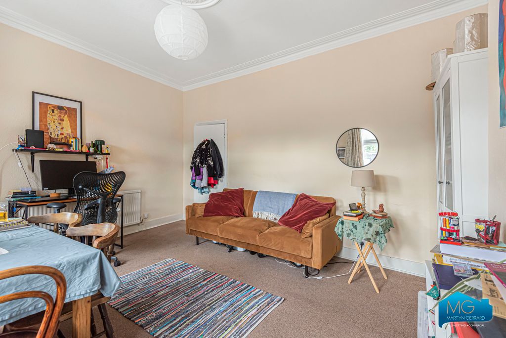 Property photo 2 of 11 Picture No. 30