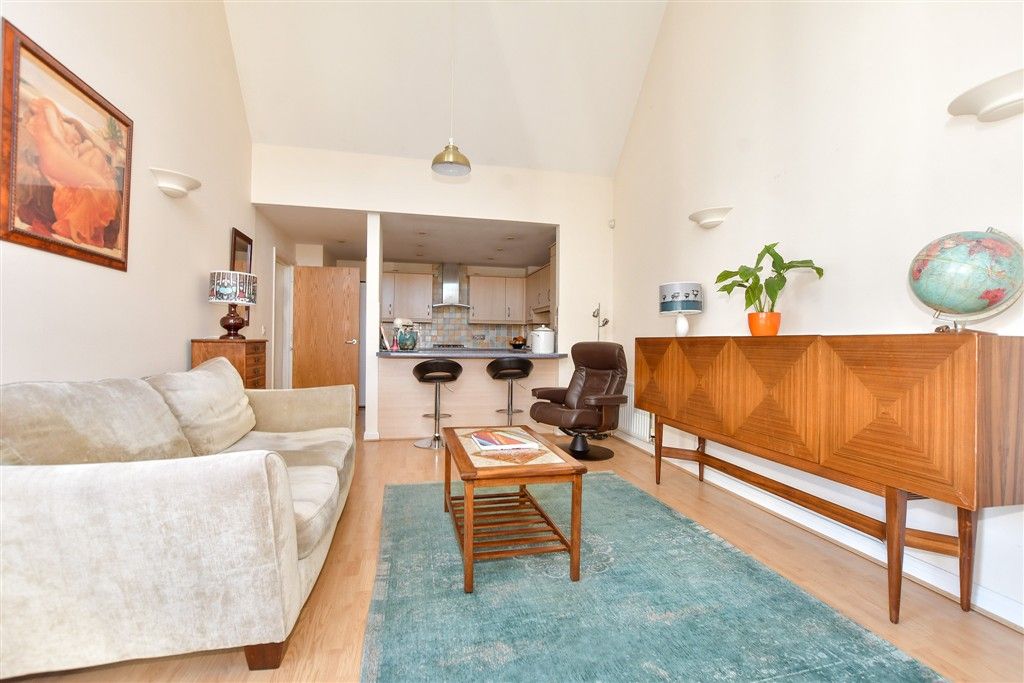 Property photo 3 of 15 Lounge/Diner