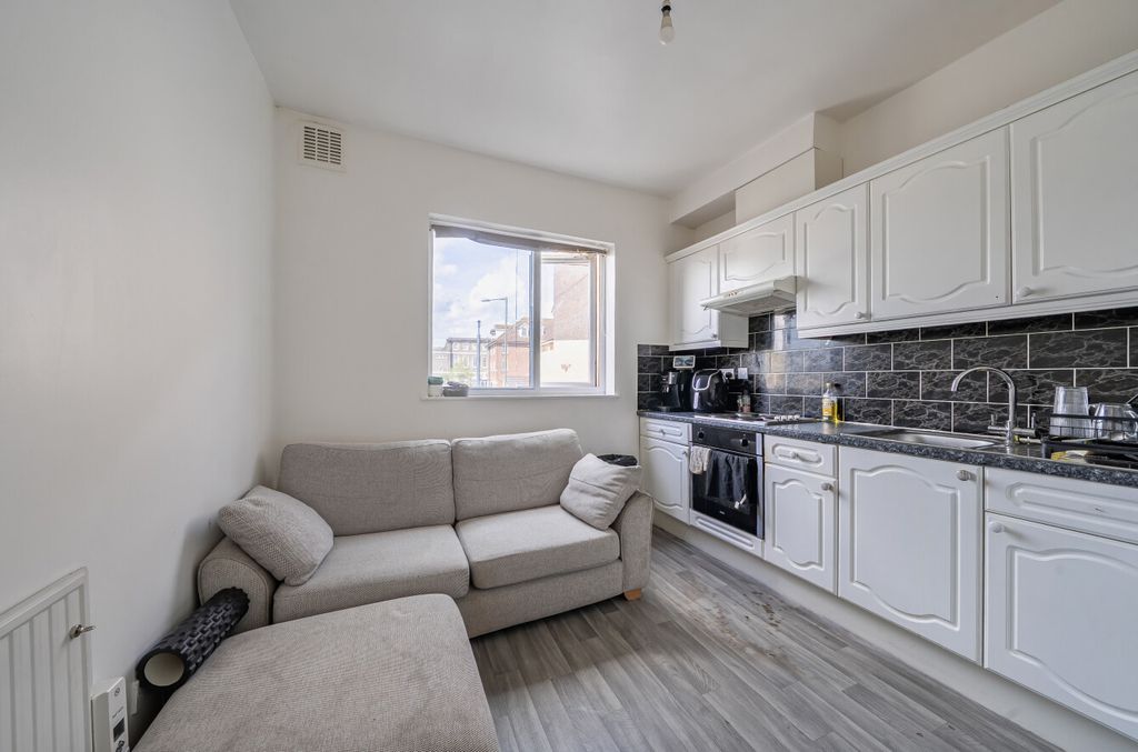 Property photo 2 of 18 1440752-2-69E0d8B...
