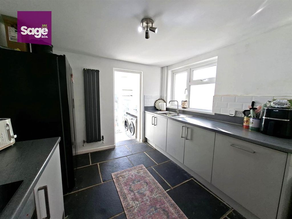 Property photo 3 of 29