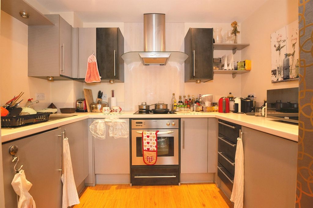 Property photo 2 of 8