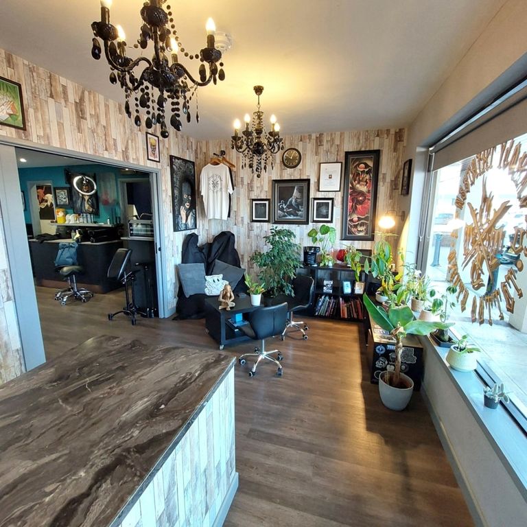 Property photo 2 of 6