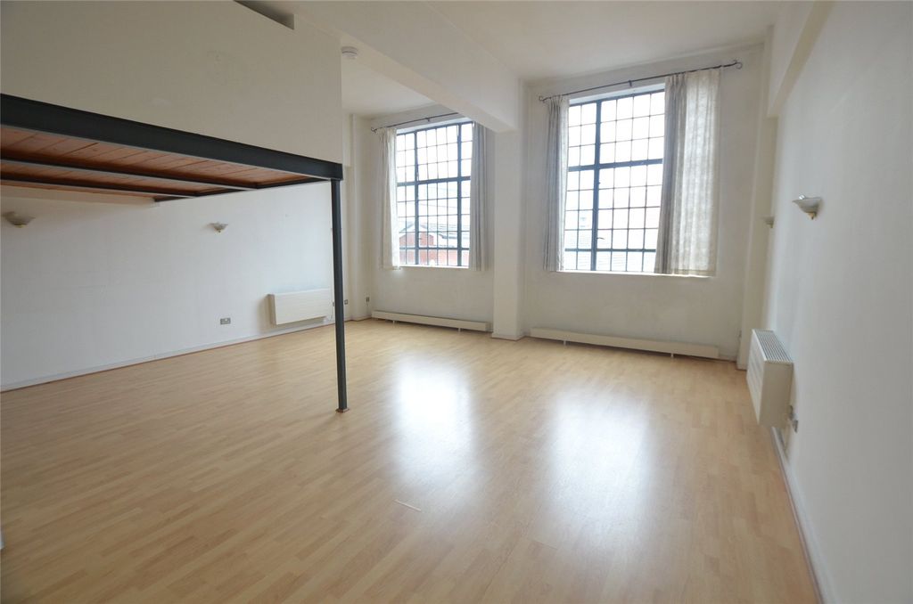 Property photo 2 of 7 Picture No. 12