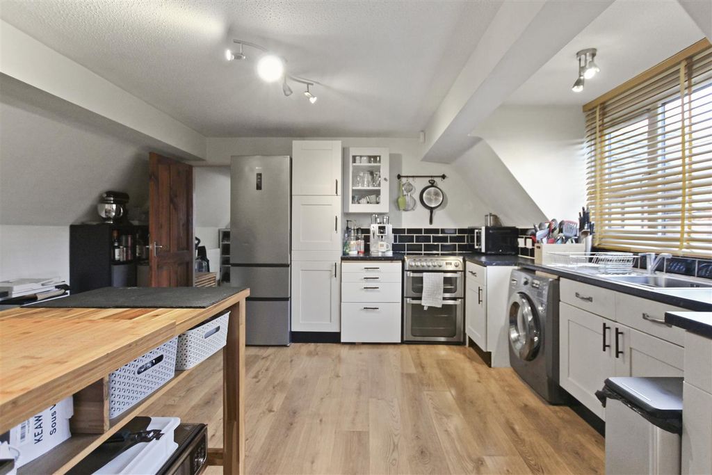 Property photo 1 of 13 Lovell Court (8).Jpg