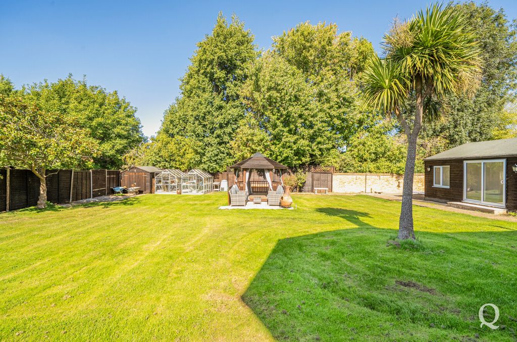 Property photo 2 of 24 26Fe0953-E8Bd-421...