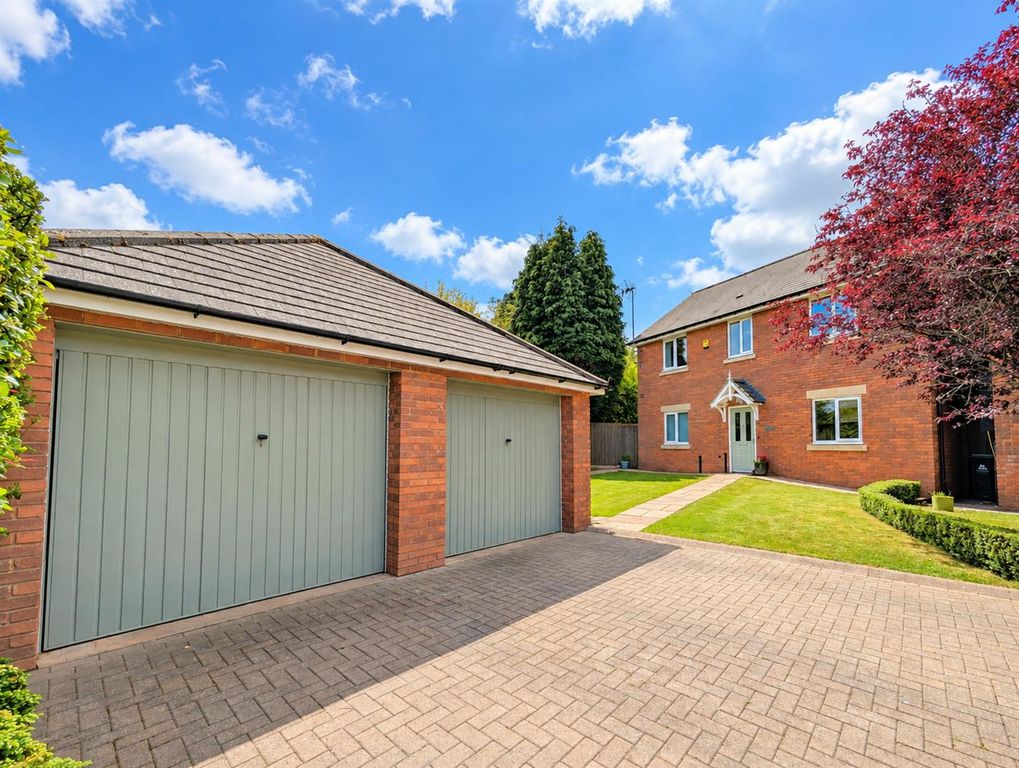 Property photo 1 of 32