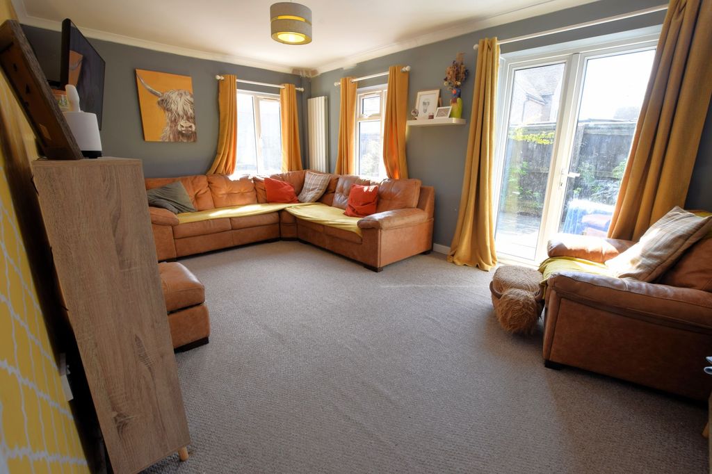 Property photo 2 of 14