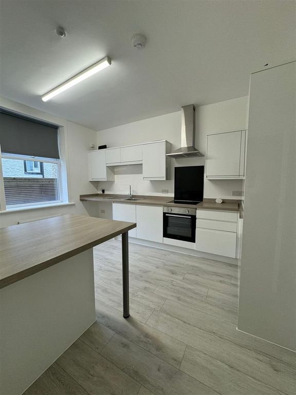 Property photo 2 of 12 Aa9Ad3B4-541F-4F21-Beaa-Ae313410A7Dd.Jpg