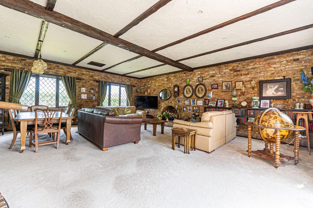 Property photo 2 of 22