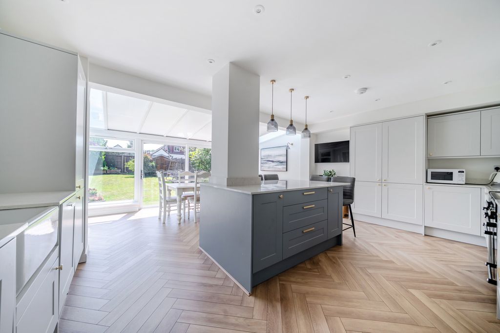Property photo 2 of 20 1482096-16-6A3c0d...