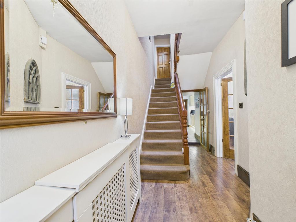 Property photo 2 of 15 Entrance Hall