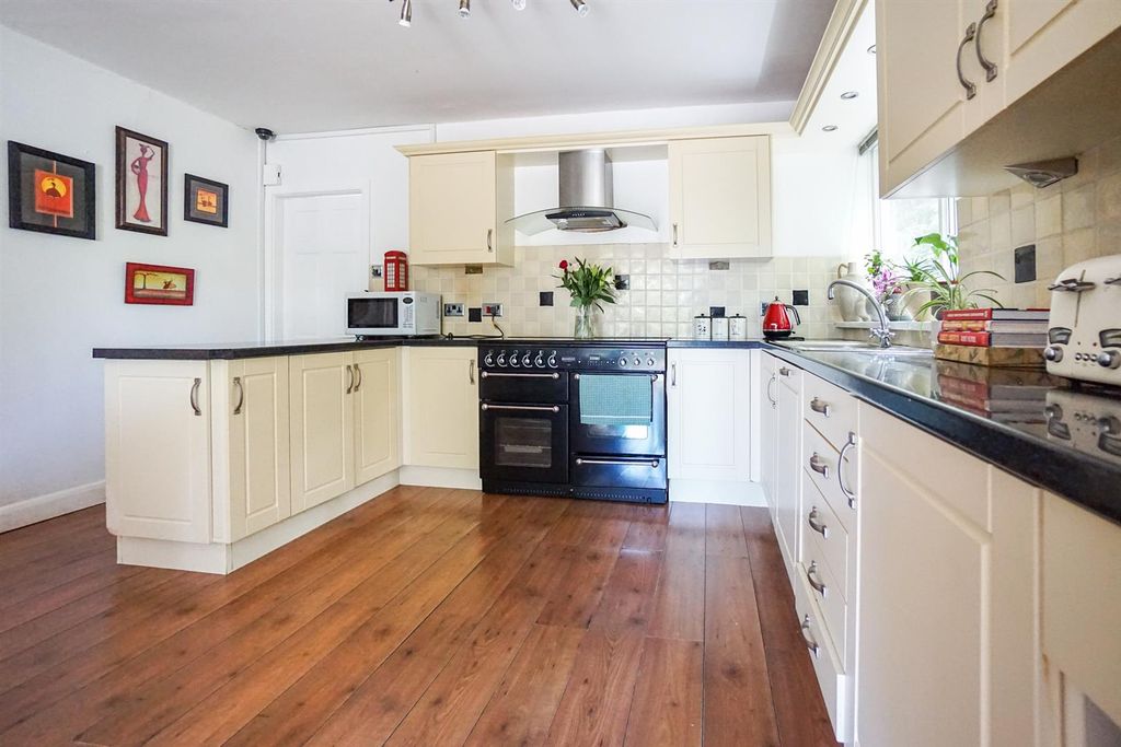 Property photo 2 of 44 Kitchen Diner