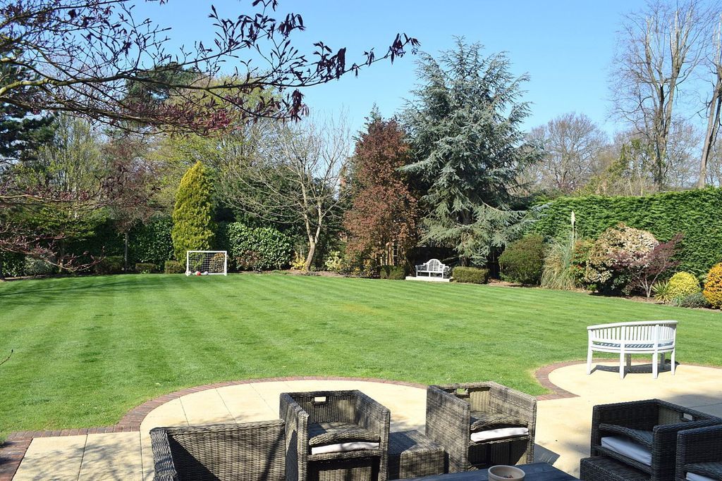 Property photo 2 of 17 2