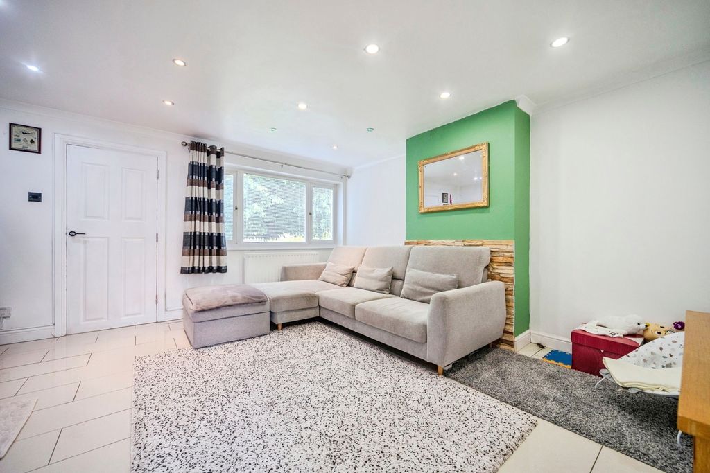 Property photo 3 of 21 Pbox-Img.Jpg