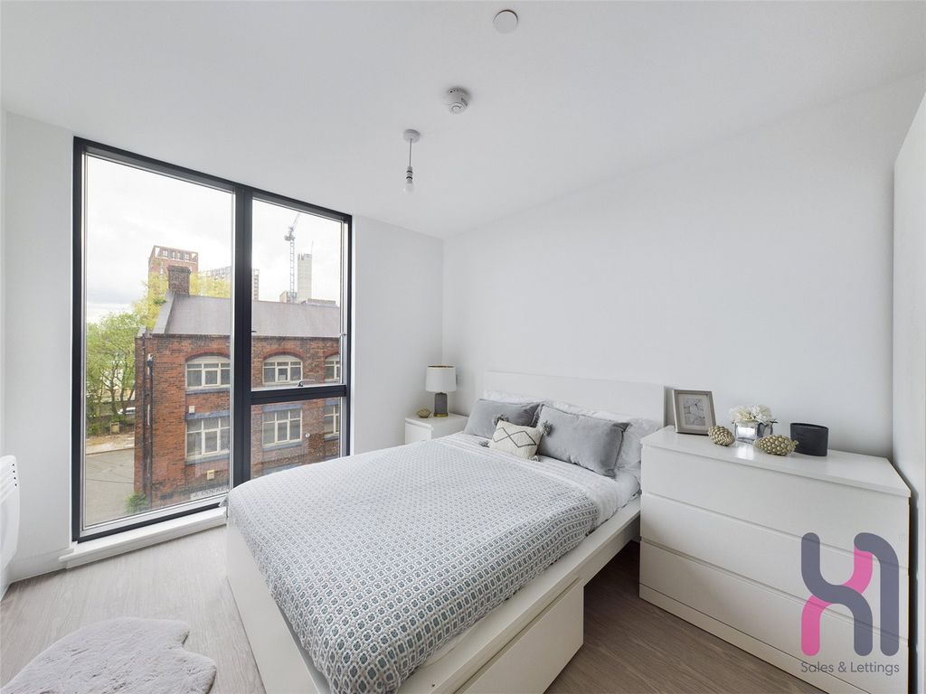 Property photo 3 of 14 Picture No. 02