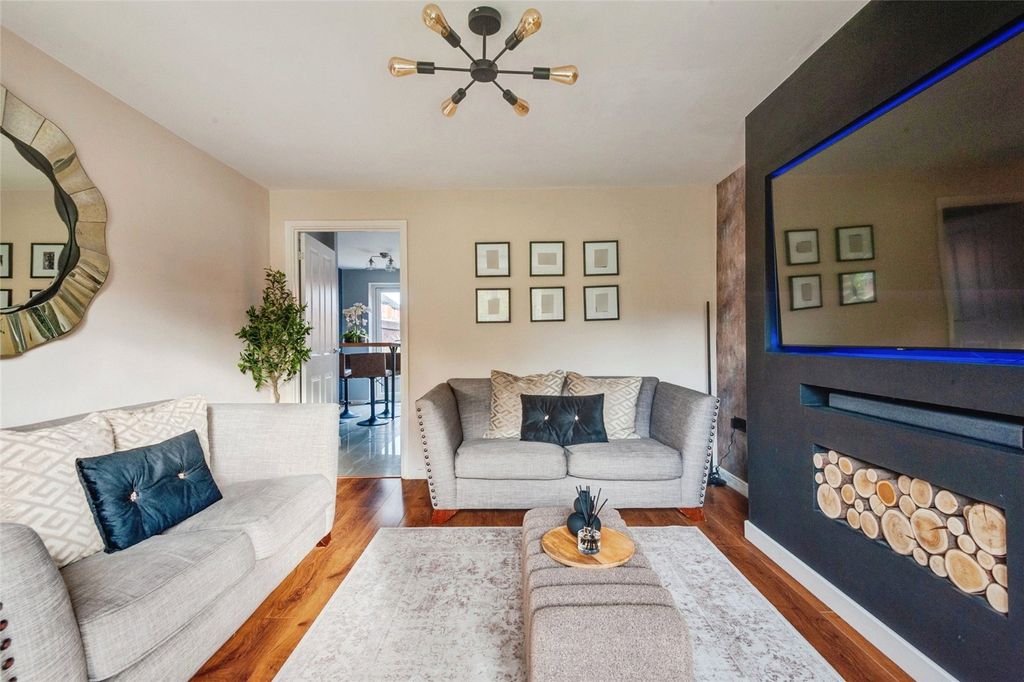 Property photo 3 of 16 Picture No. 21