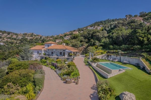 Property photo 1 of 7