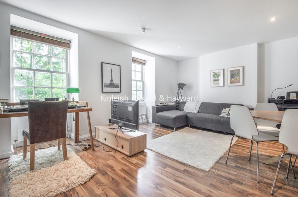 Property photo 2 of 6 85882Afc-6836-4Fc2-9