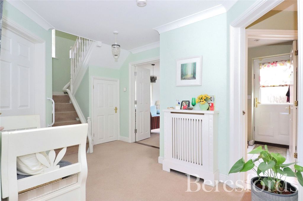 Property photo 2 of 20 Entrance Hallway