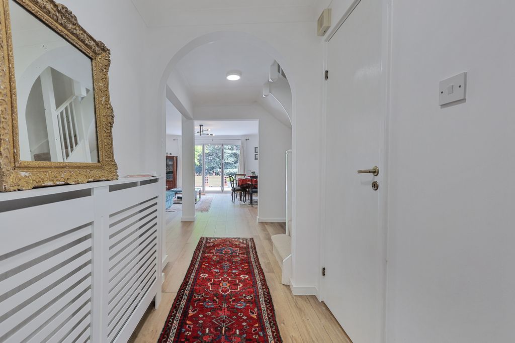 Property photo 3 of 19