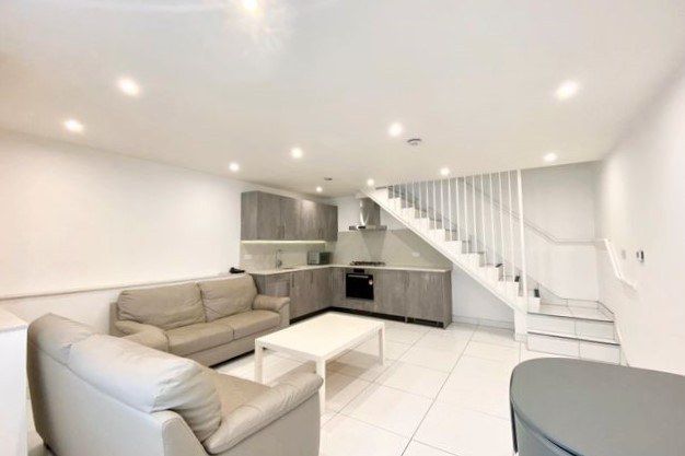 Property photo 2 of 9 Gallery