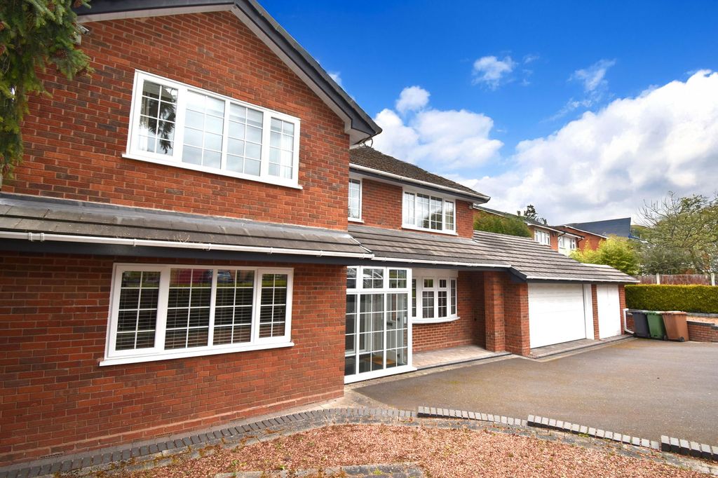 Property photo 1 of 39