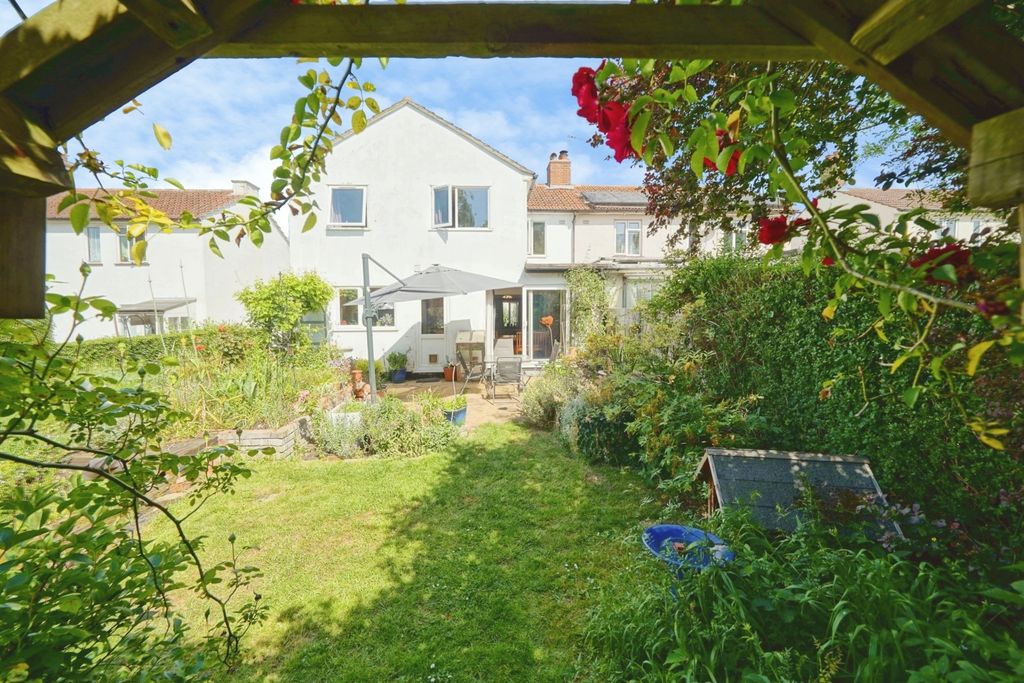 Property photo 2 of 15 Picture No. 33
