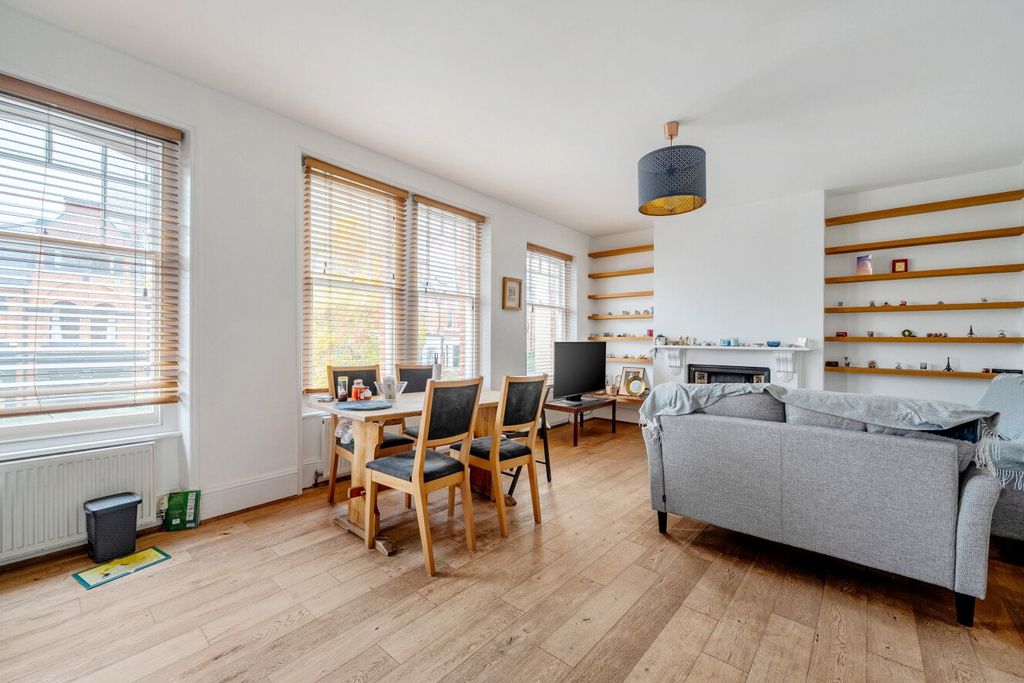 Property photo 2 of 12 Picture No. 17