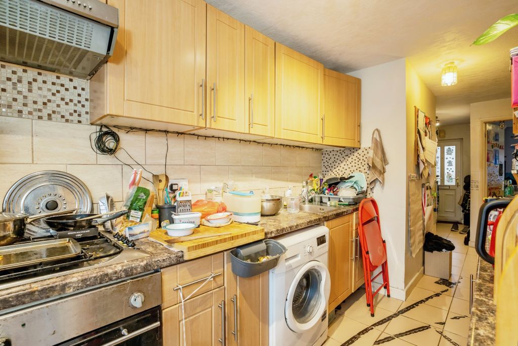 Property photo 2 of 15 Kitchen