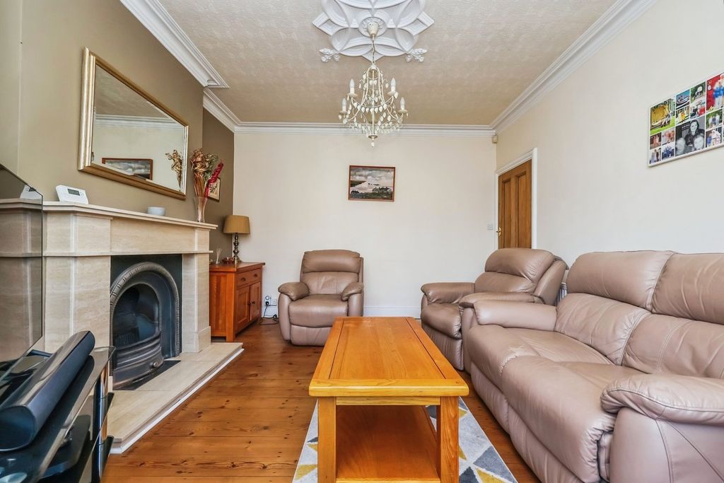 Property photo 3 of 19