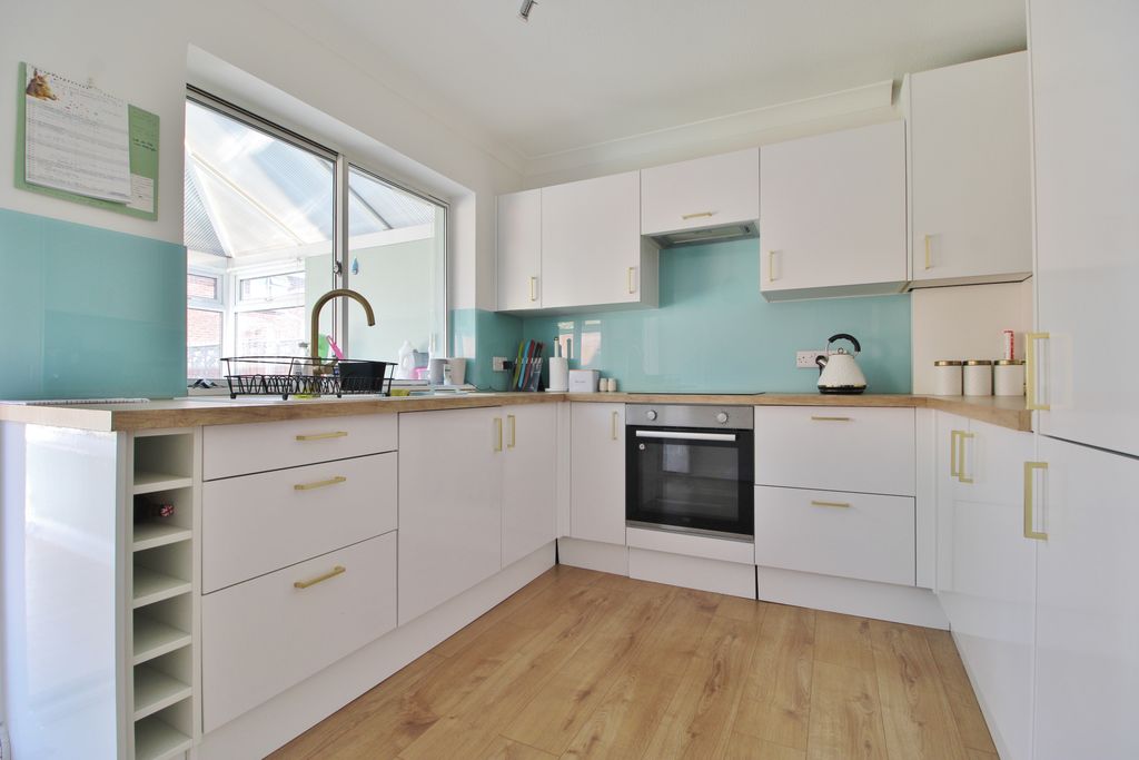 Property photo 3 of 22