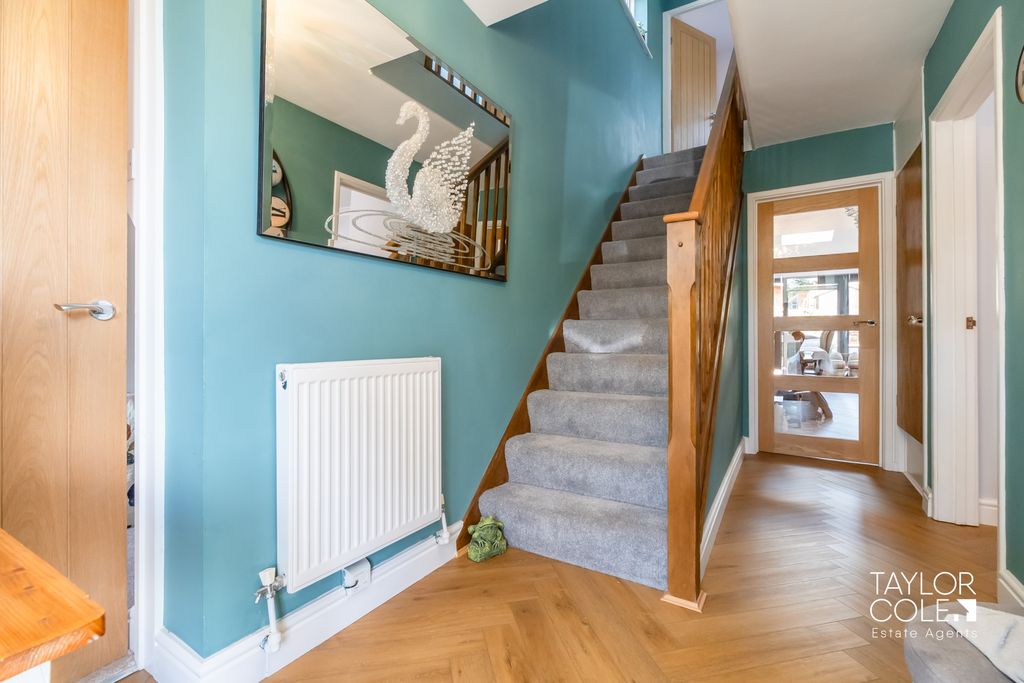 Property photo 2 of 33