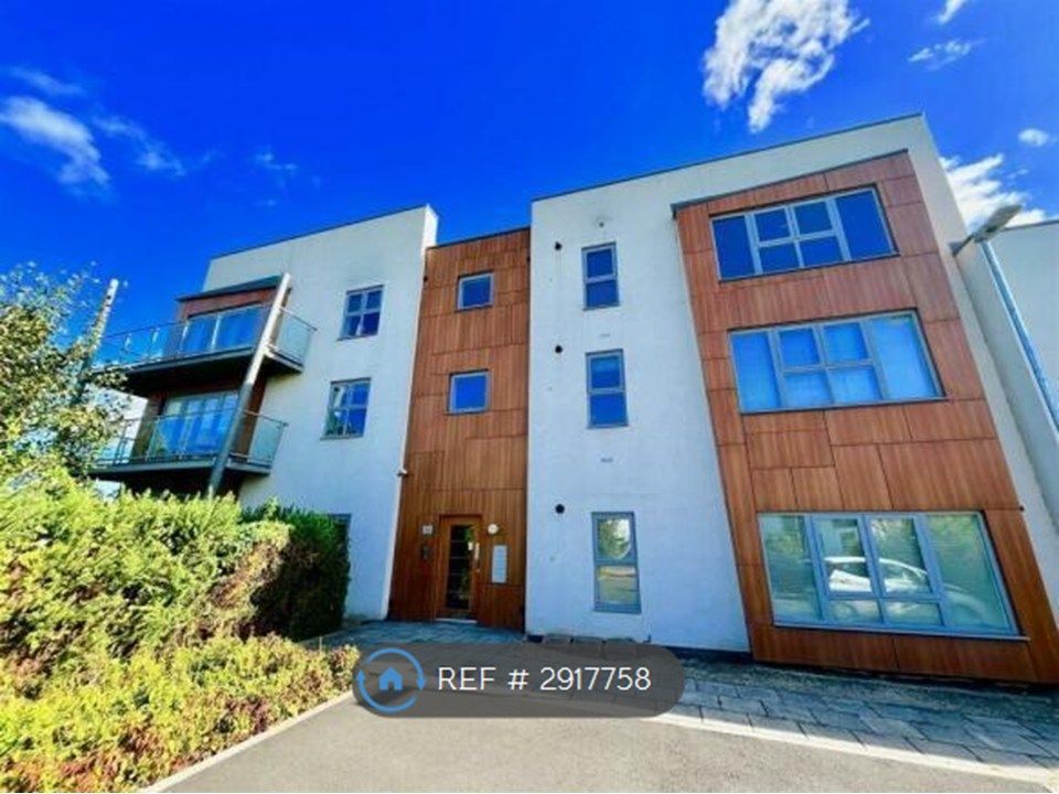 Property photo 1 of 13 Entrance