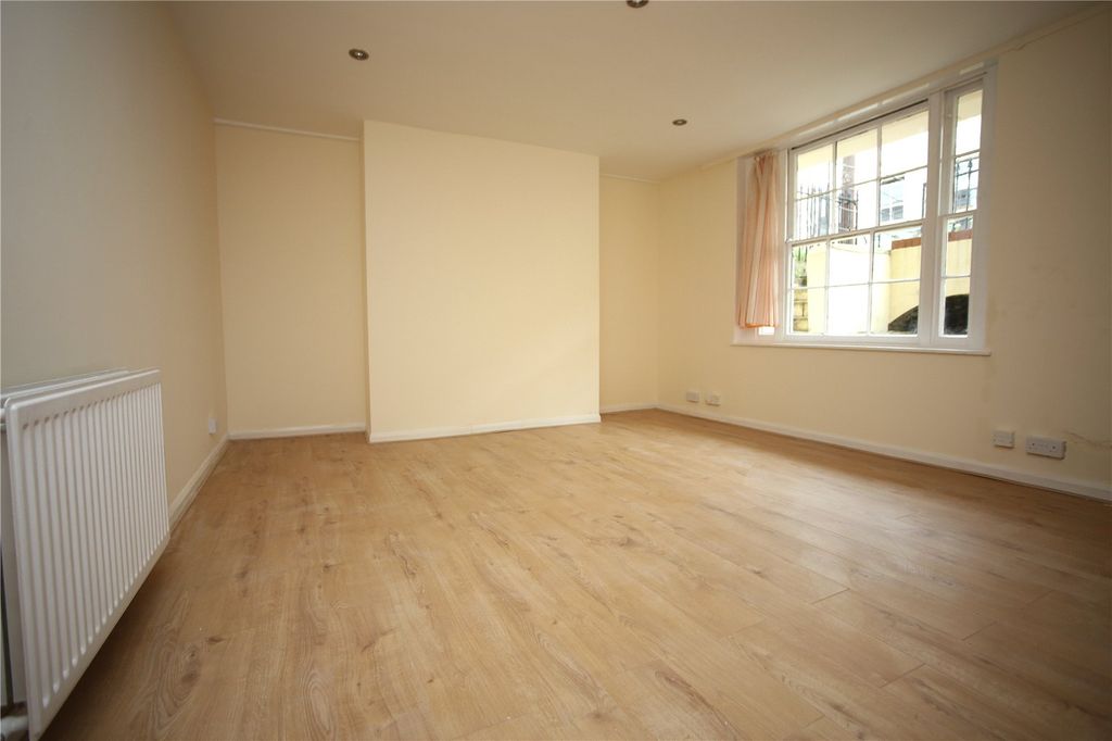 Property photo 1 of 6 Picture No. 02