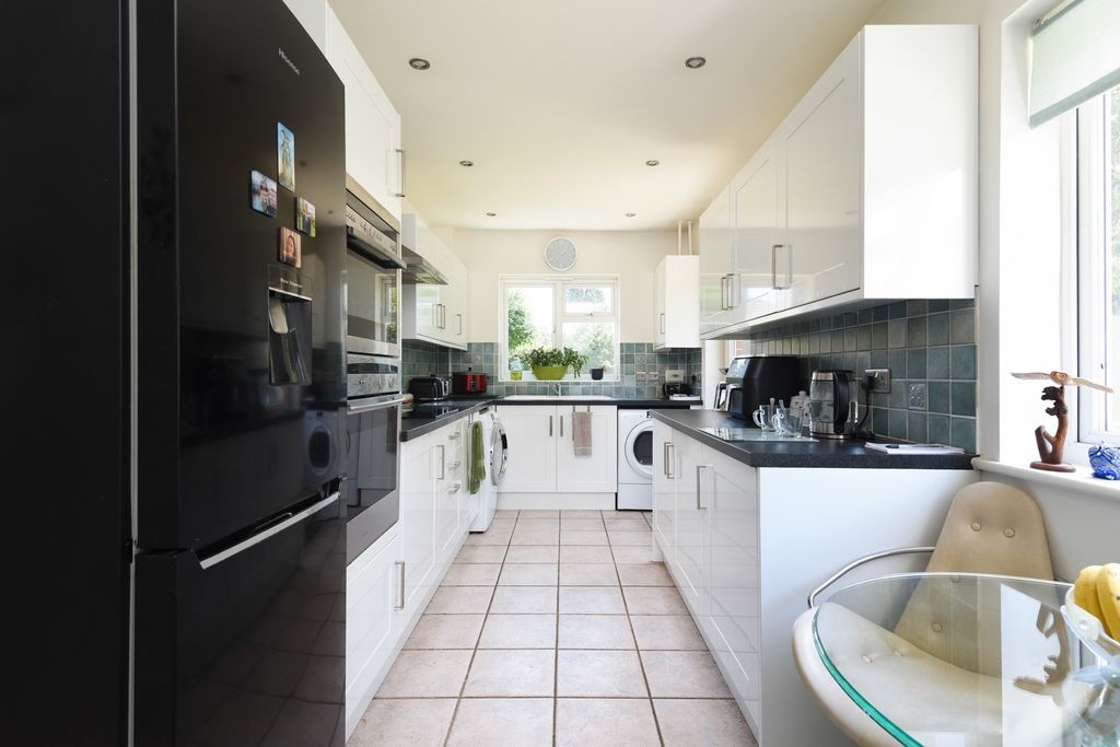 Property photo 3 of 18 3616677