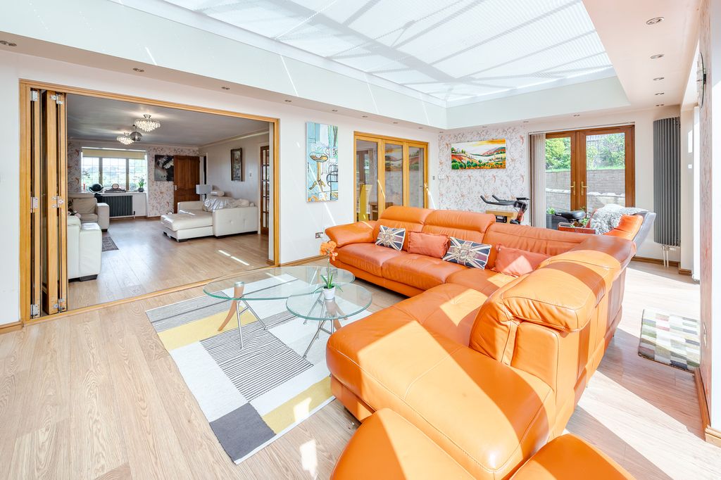 Property photo 2 of 24