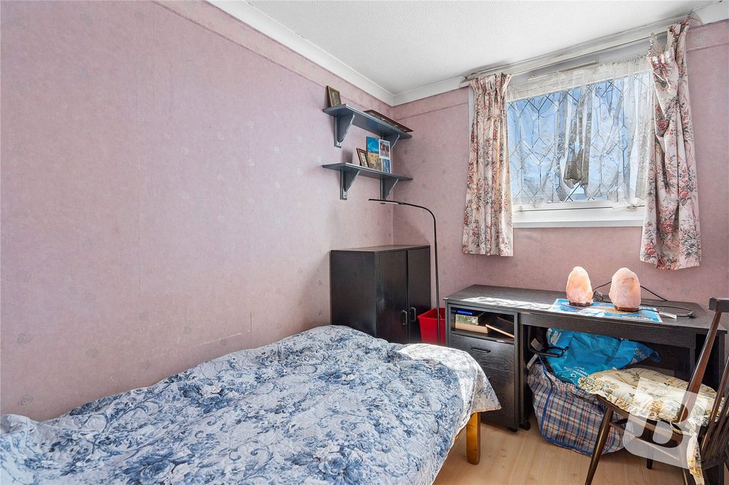 Property photo 3 of 12 Bedroom