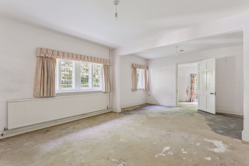 Property photo 3 of 12 Photo 11
