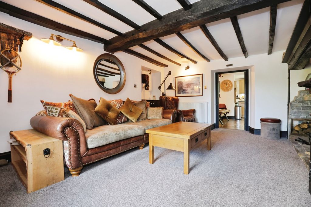 Property photo 3 of 18